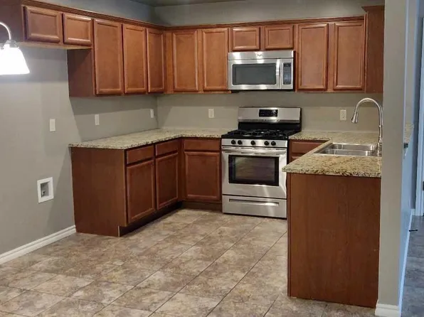 207 Ashley Dr, Edmond, OK 73003