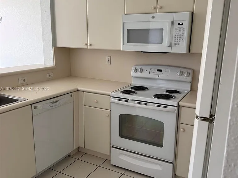 17660 NW 73rd Ave #206-3 — Photo 9
