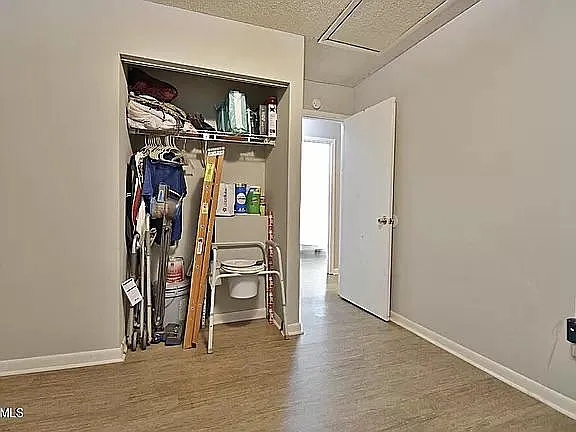 1701 Woodpointe Dr — Photo 11