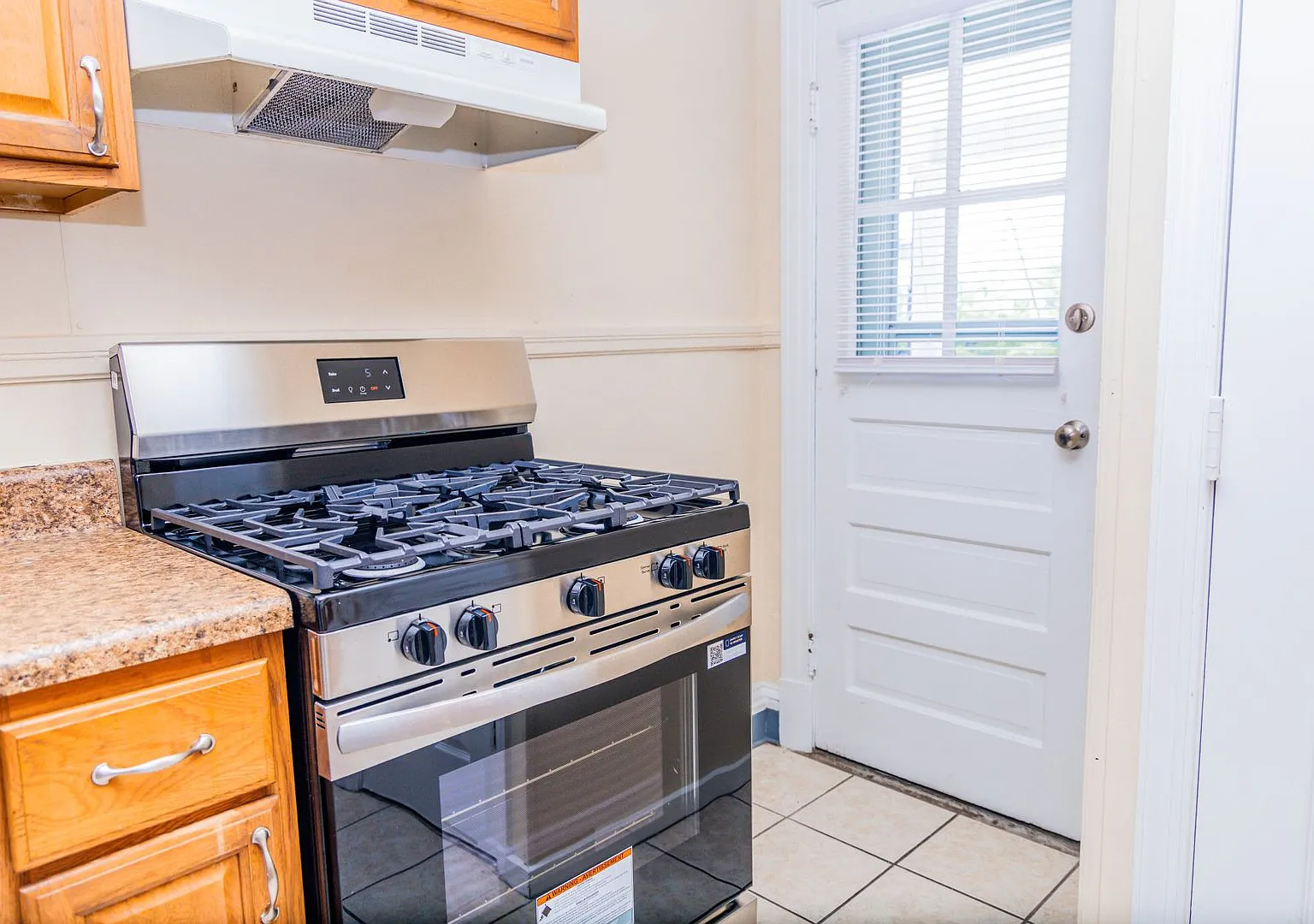 1518 Porter St — Photo 2