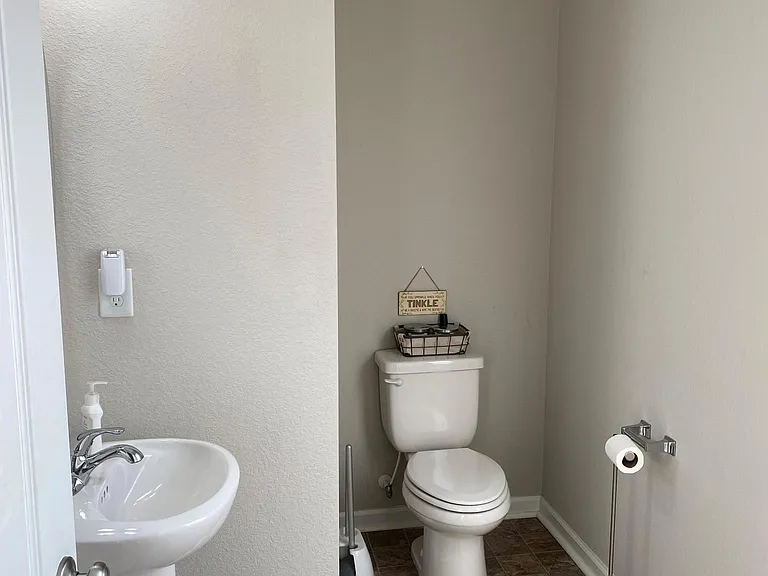 6019 Newington Pl — Photo 3