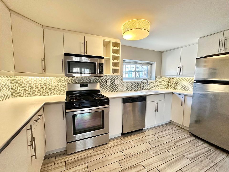 1st image of 204 Washington St #3C