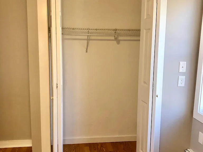 Rear — Photo 10