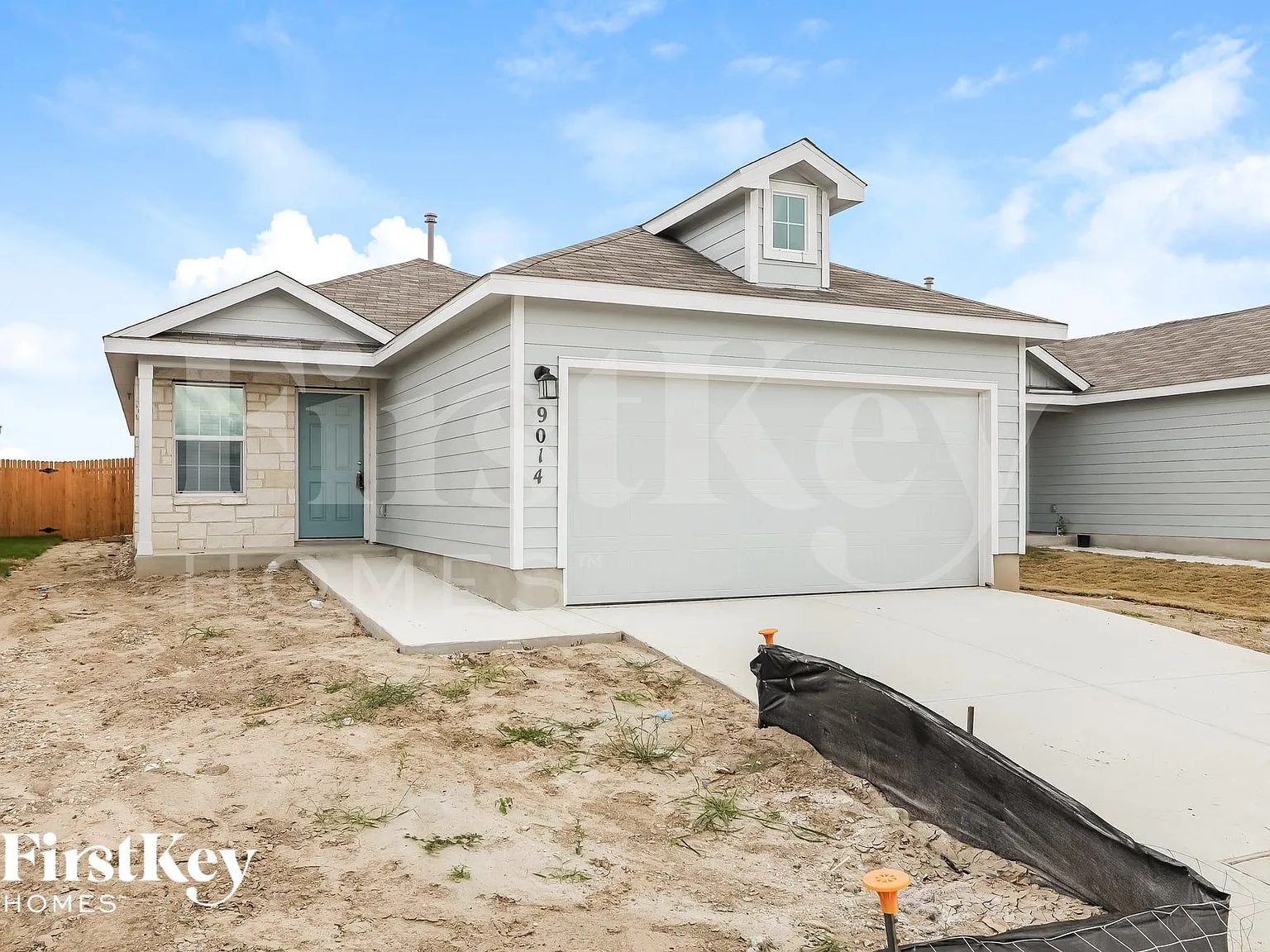 3 bed, 2.0 bath, 1440 sqft, $1,735 — Photo 2