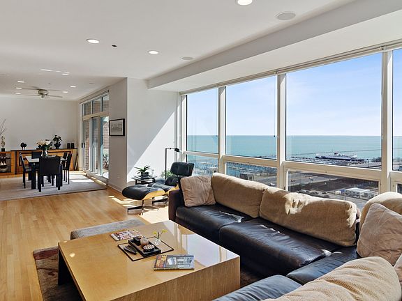 Living Room / Dining Room