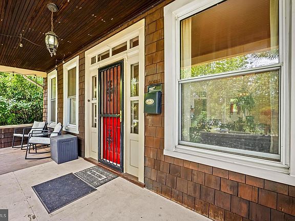3rd image of 2607 Goodwood Rd