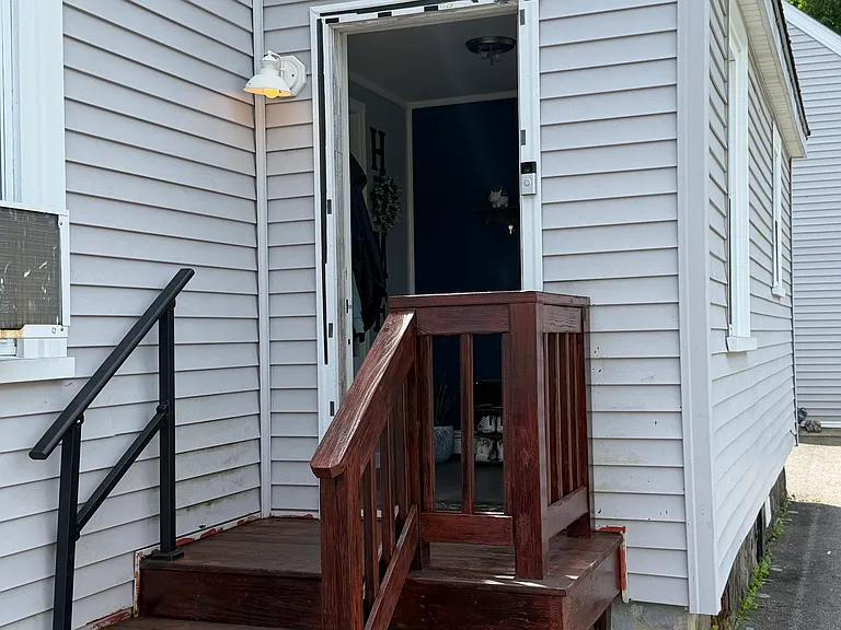 16 Pine St #A — Photo 5