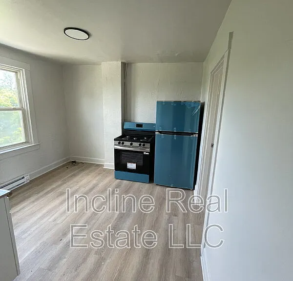 1133 Maryland Ave #3 — Photo 2
