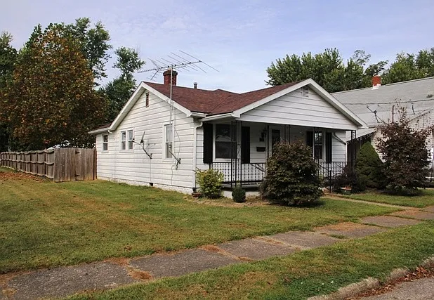 1011 15th St photo 1