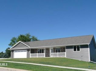 212 Oak Terrace Ct, Lena, IL 61048