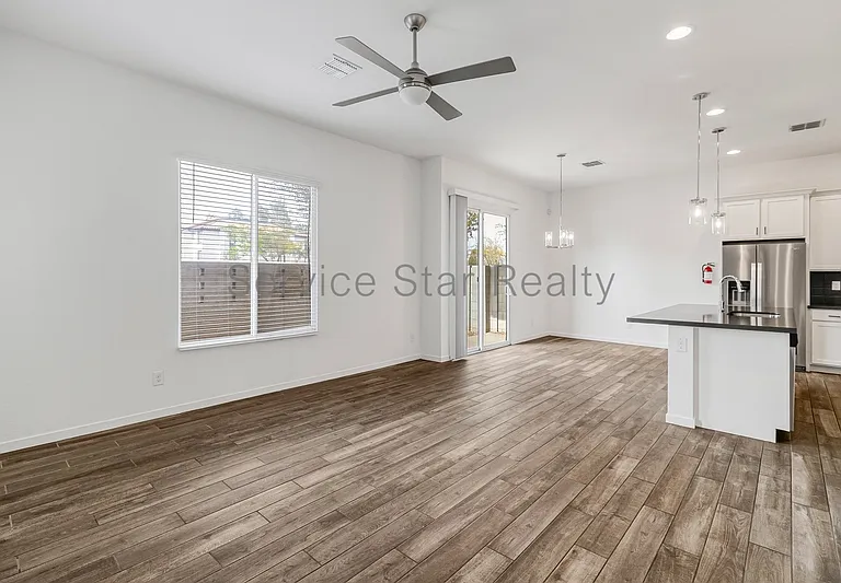 901 S Smith Rd #1073 — Photo 3