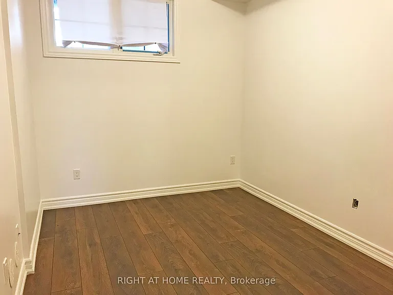 201 Pine Grove Rd #413 — Photo 9