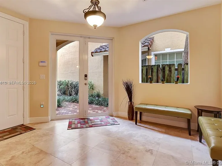 409 SW 5th St #1 — Photo 4