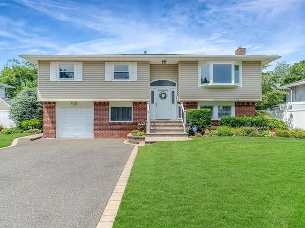 18 Raybor Road, Commack, NY 11725