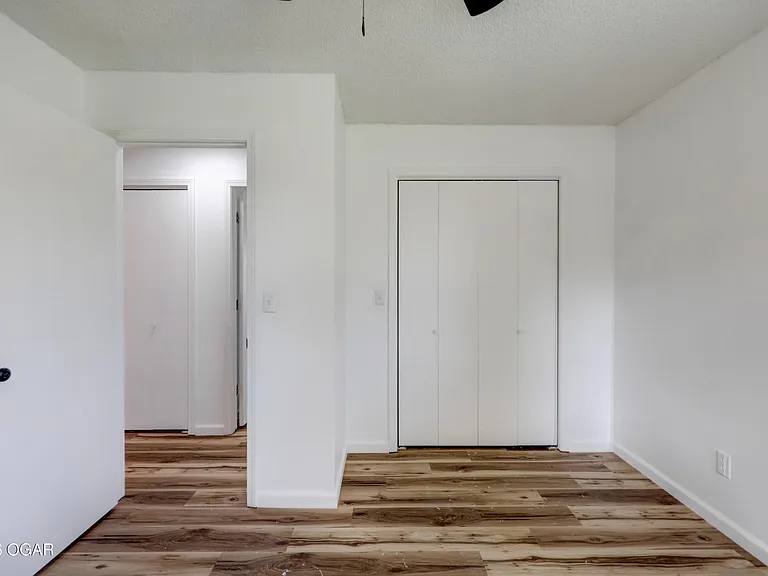 3040 W 15th St — Photo 17