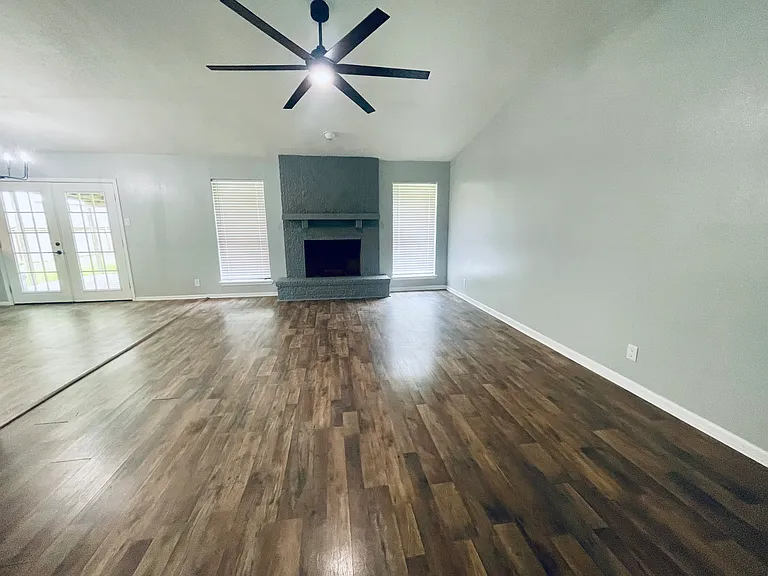 1203 Westwood St — Photo 5