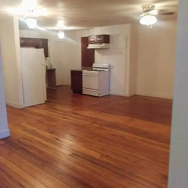 176 S Michigan St
