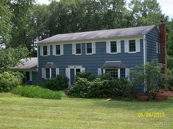 3rd image of 11 Columbus Dr