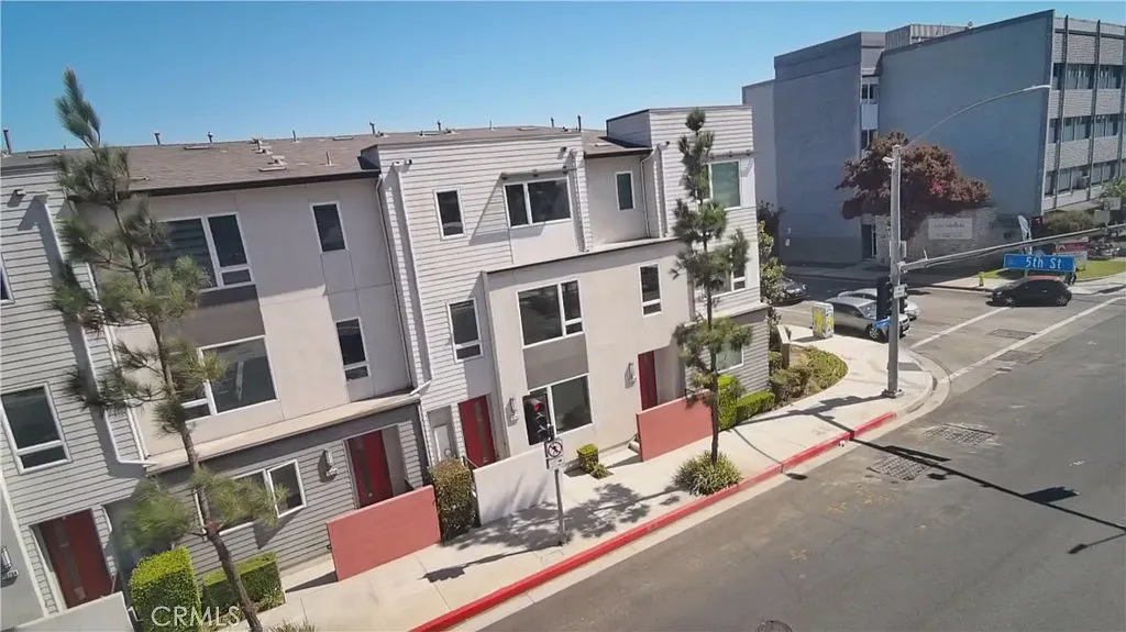 3 bed, 1800 sqft, $4,295 — Photo 3