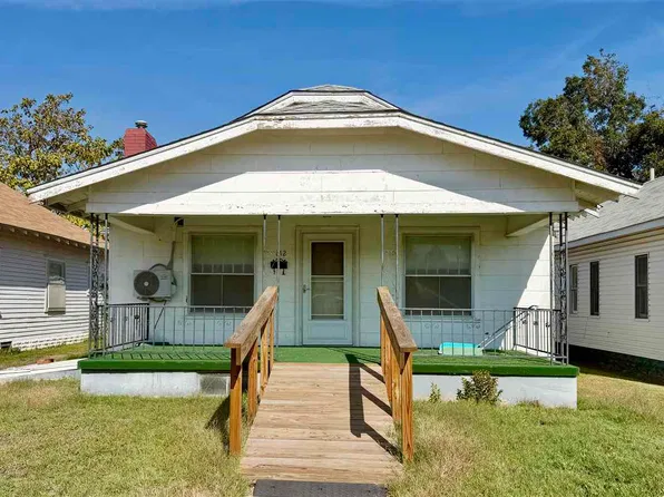 812 W Oklahoma Ave, Blackwell, OK 74631
