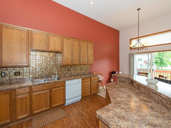 4th image of 2939 Wyndam Ct