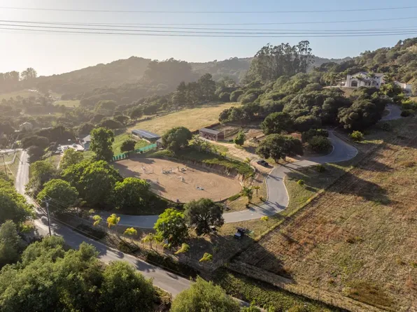 67 Tucker Rd, Royal Oaks, CA 95076