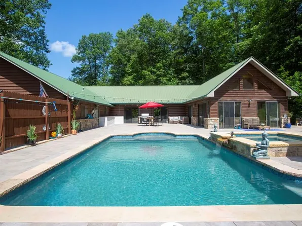 787 Sawyer Cove Rd, Hayesville, NC 28904