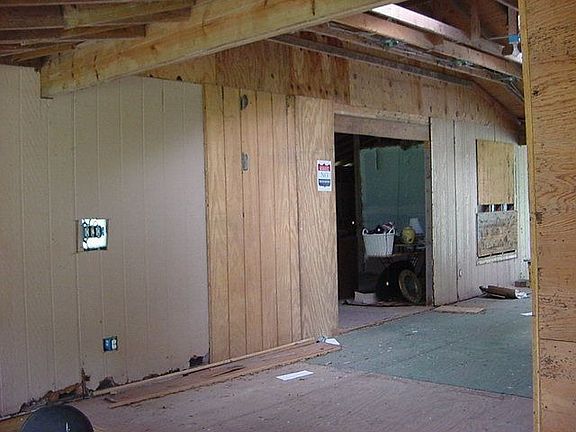 3rd image of 5550 NE State Road 121