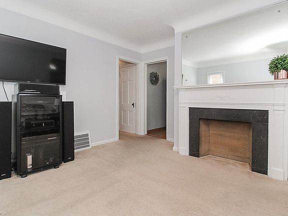5th image of 6809 Plainfield Ave