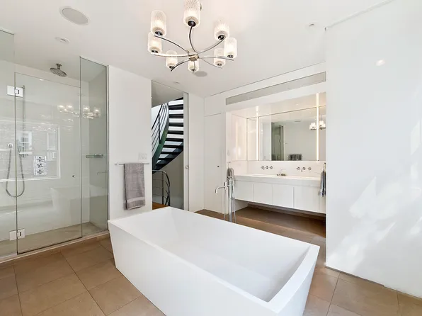 17 Minetta Street image 1 of 6