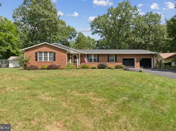 18 Hamlin Dr, Fredericksburg, VA 22405