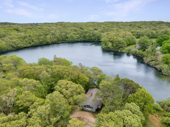 5 Scottys Ln, West Tisbury, MA 02575