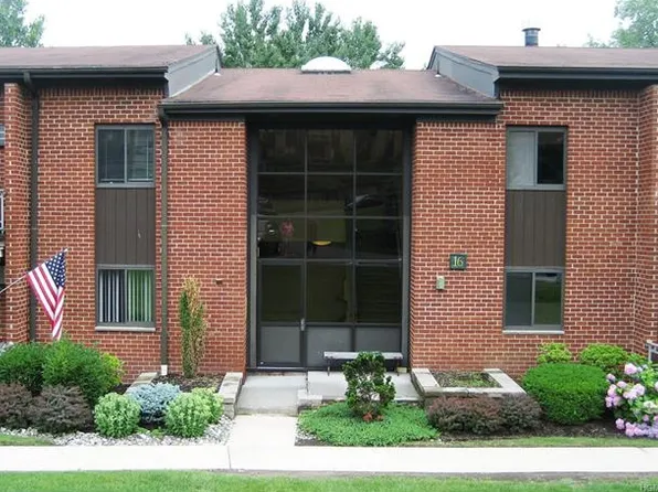 16 Charles Ln APT 2B, Pomona, NY 10970