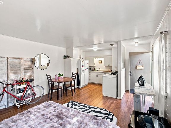 3rd image of 1734 Center St NE