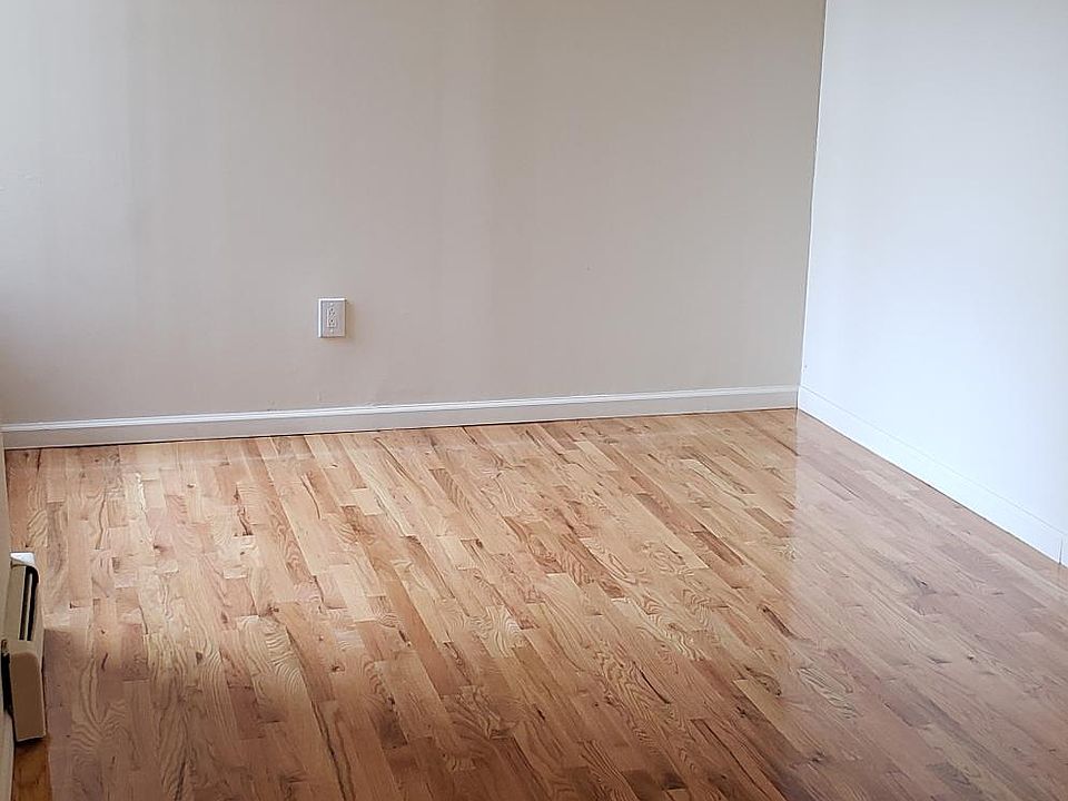 2nd image of 1970 Walton Ave APT 2F