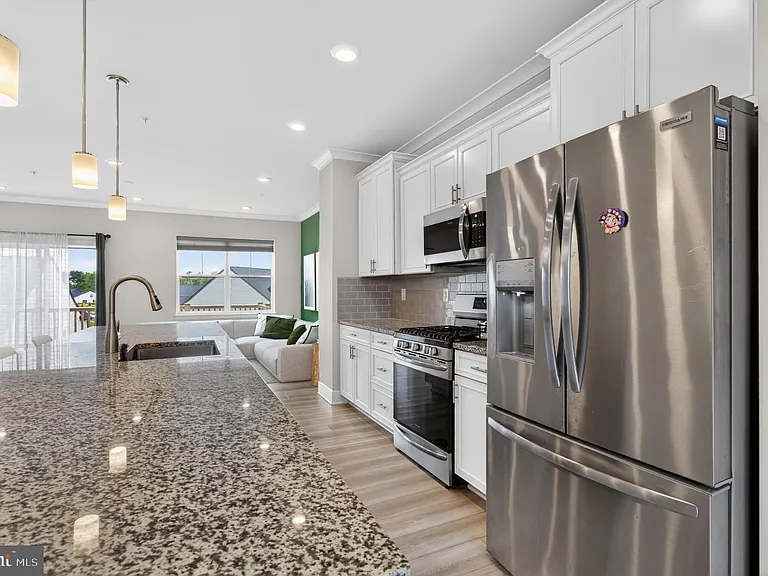 7706 Red Moon Way — Photo 4