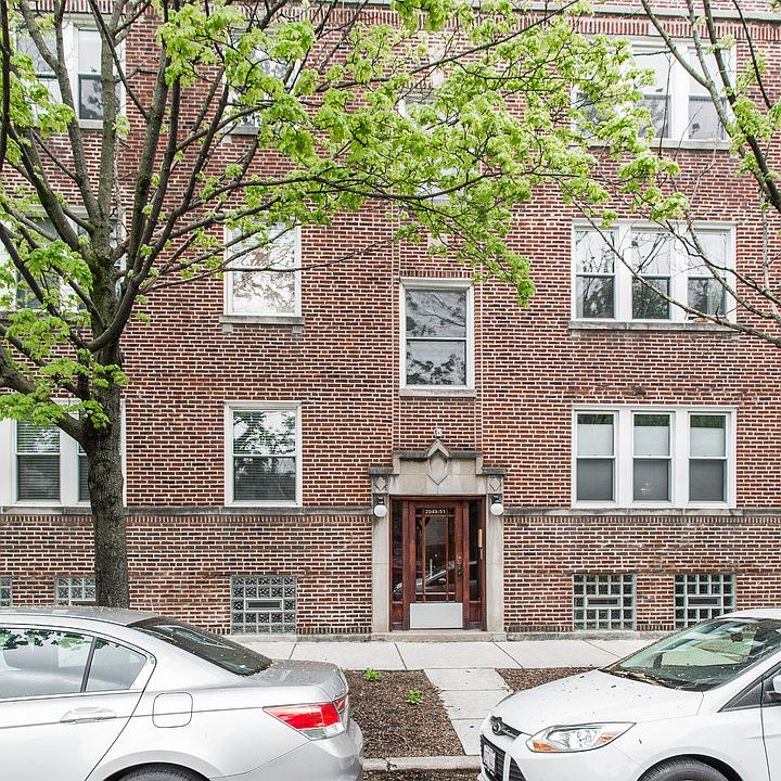 1st image of 2051 W Ainslie St #3W