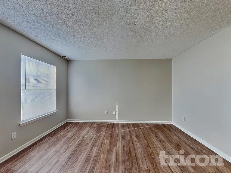 4932 Aldersbrook Dr — Photo 5