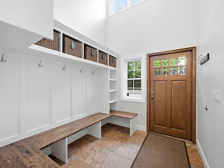 1 Fairhills Dr — Photo 10