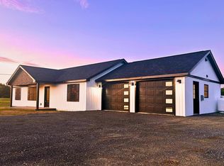 40 Bartlett Cove Dr, Orrington, ME 04474