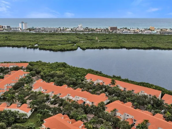 1620 Weeping Willow Way, Hollywood, FL 33019