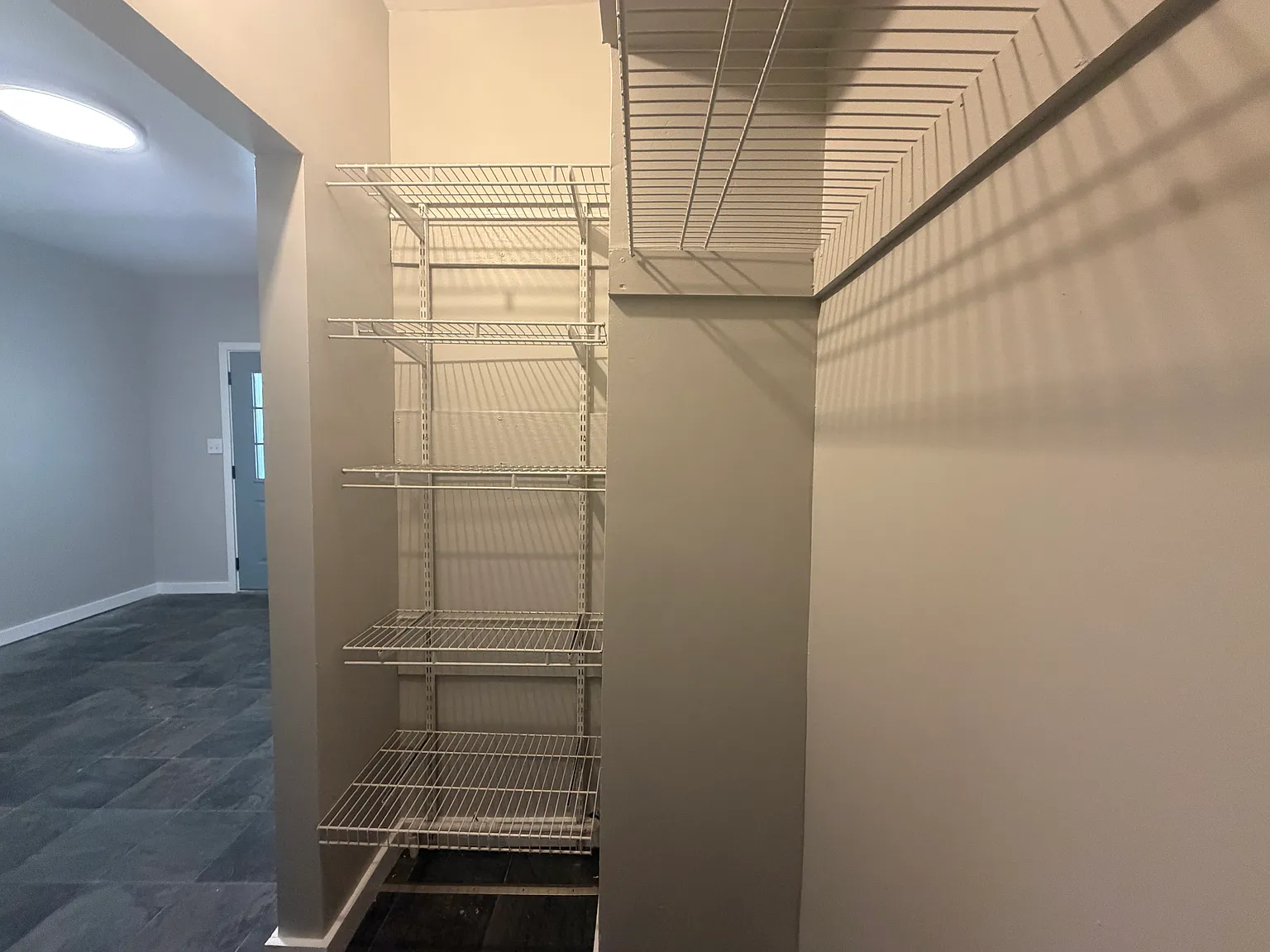 1 bed, 1025 sqft, $1,850 — Photo 2