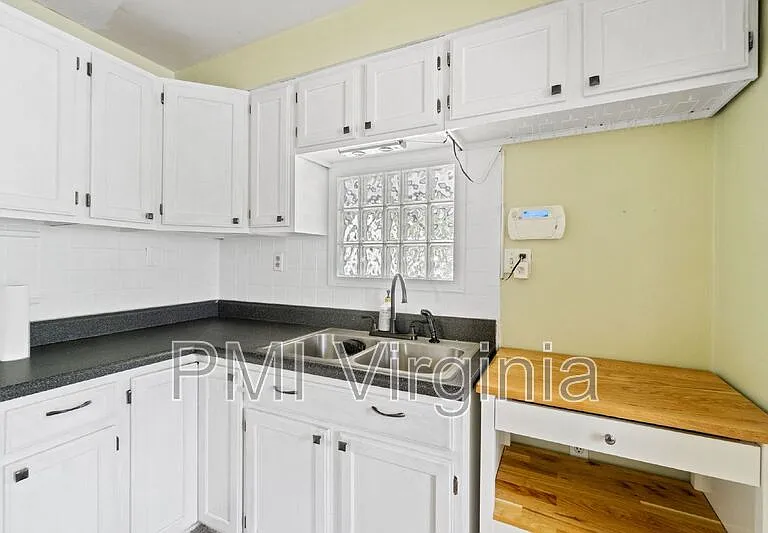 818 W 42nd St — Photo 23