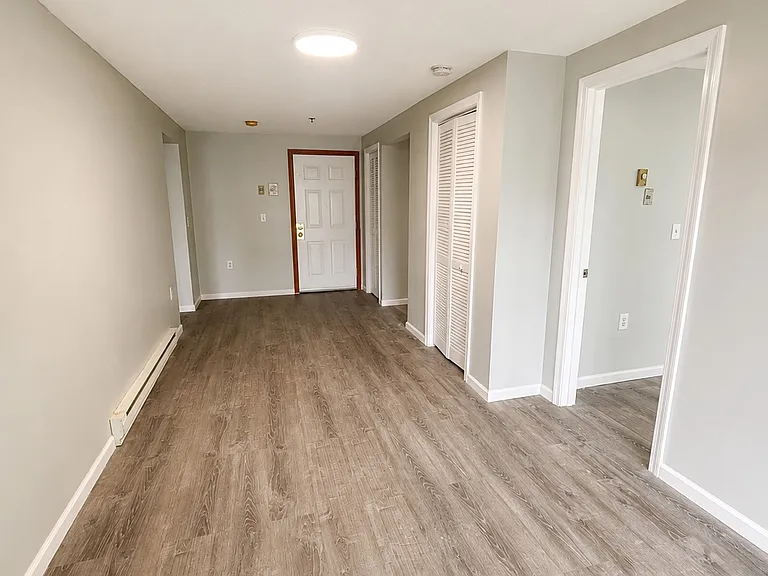 10 Agney Ave #2D — Photo 5
