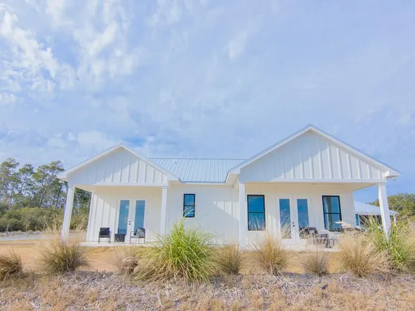 1678 Saint Georges Ct, Eastpoint, FL 32328