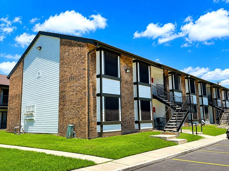 Towne East Village Apartment Homes — Photo 50