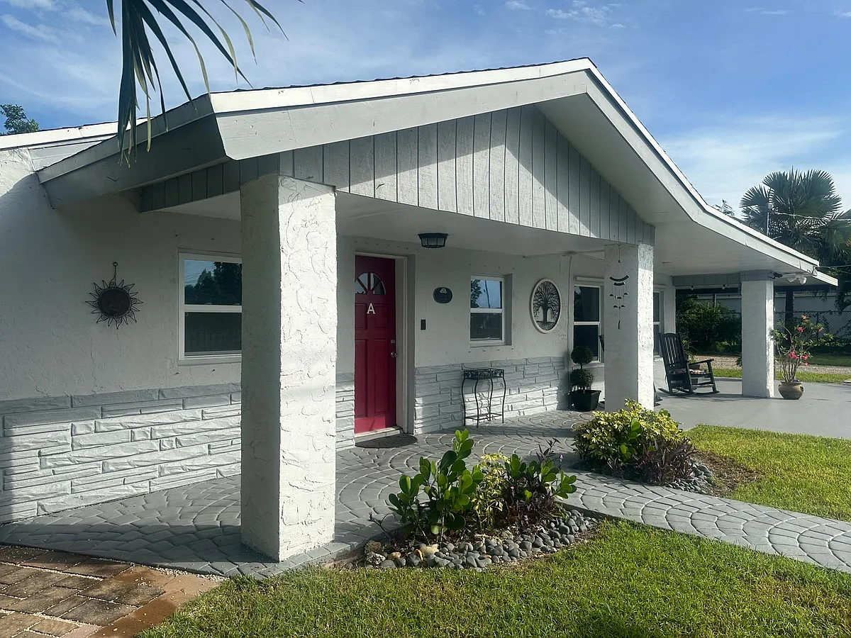 Building Photo - 22526 Old Dixie Hwy