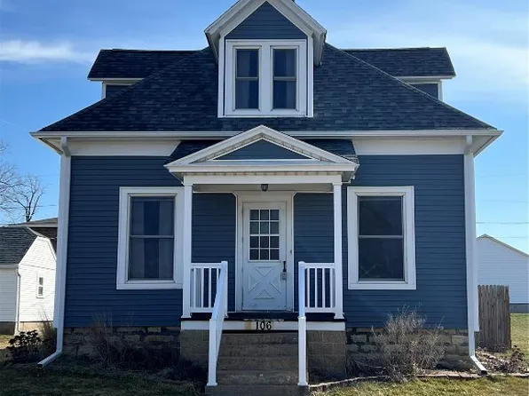 106 Main St, Newhall, IA 52315