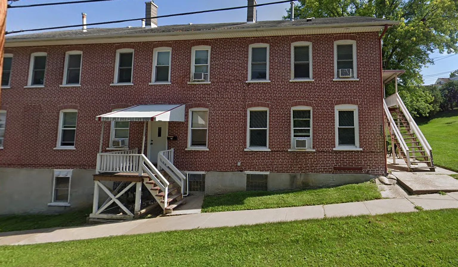 572 W 5th St — Photo 1