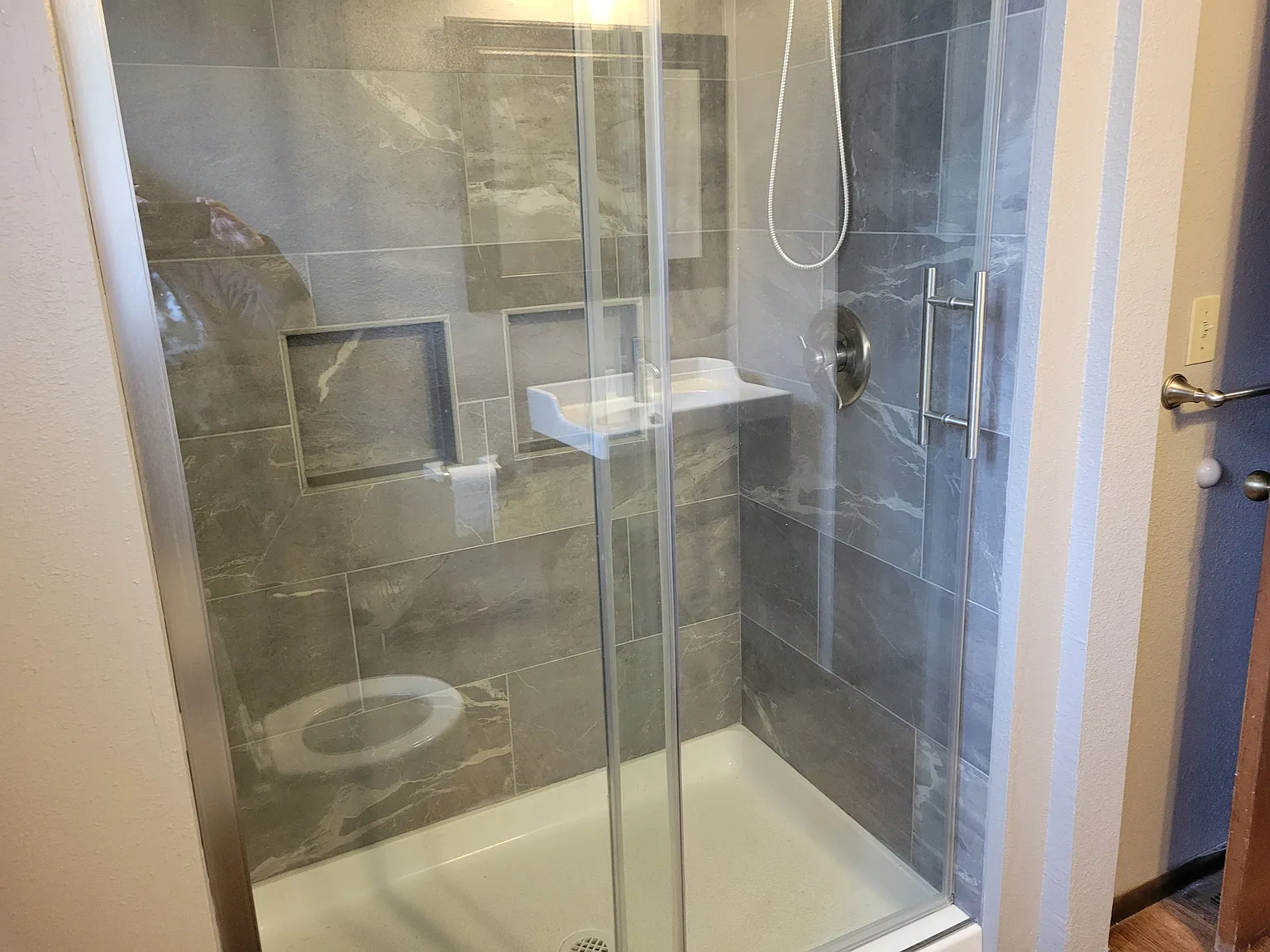 3 bed, 1328 sqft, $2,100 — Photo 2